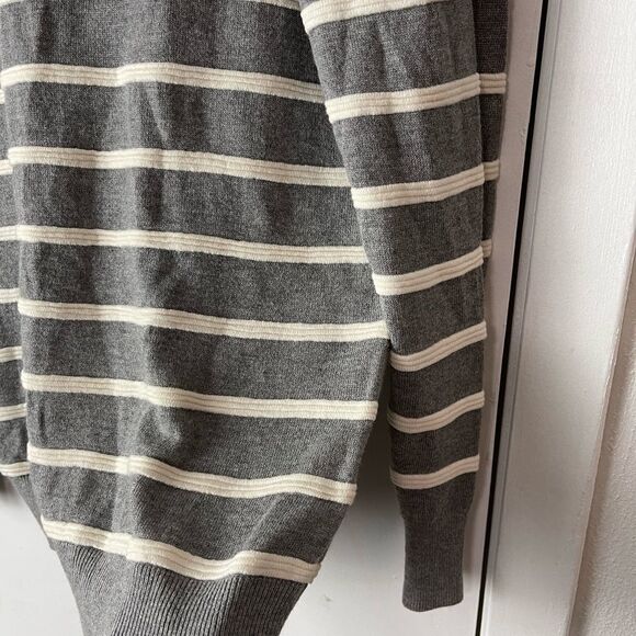 Banana Republic gray with white stripe sweater - Picture 9 of 10